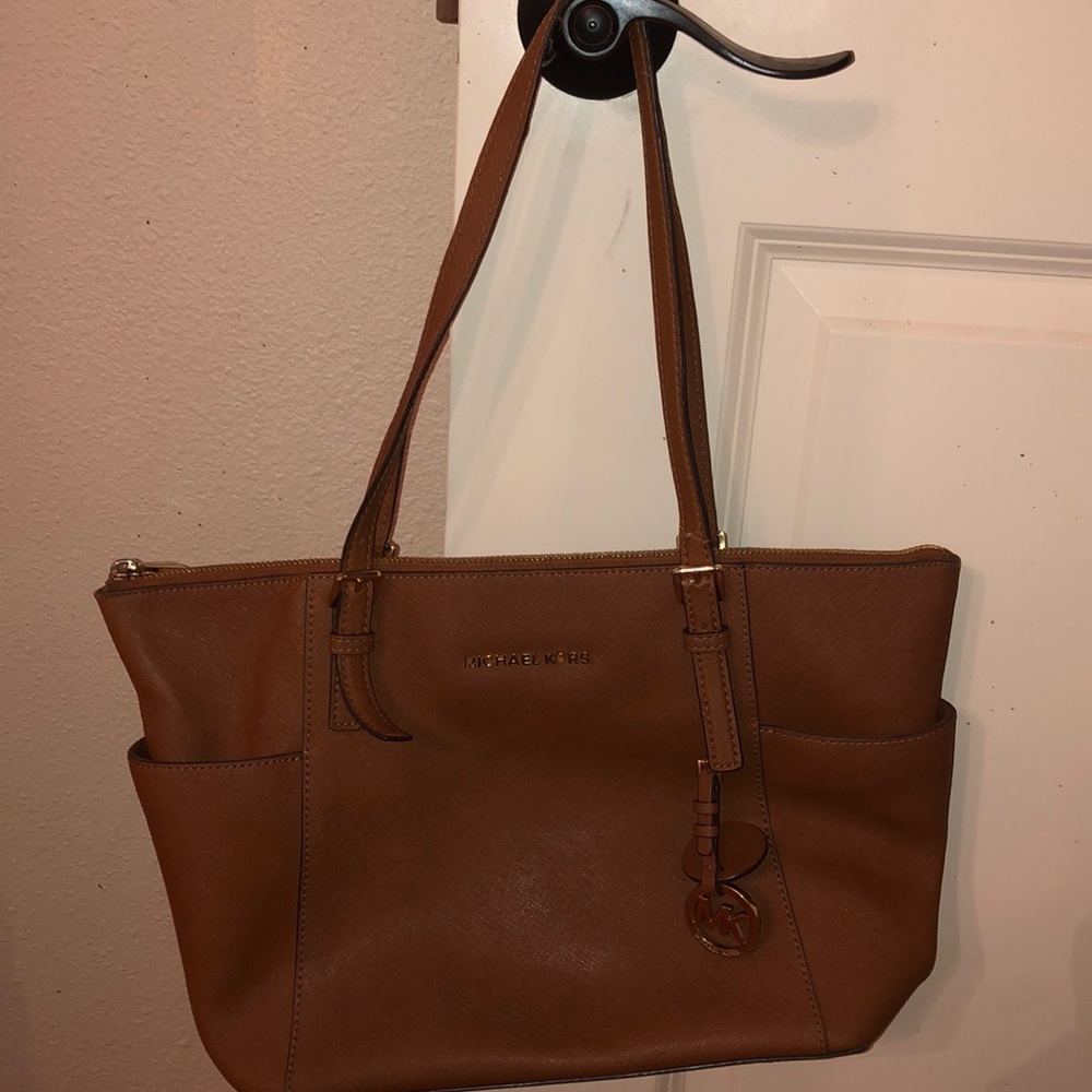 Michael kors tote.